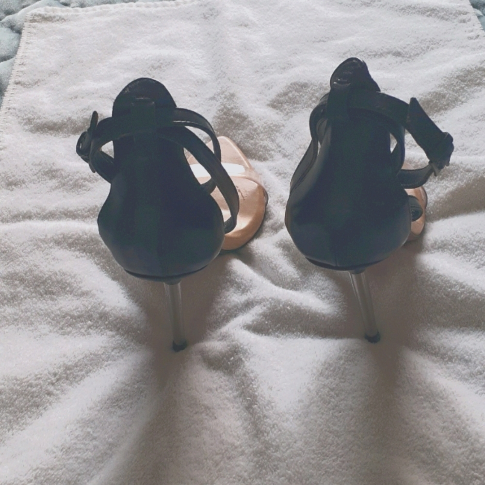 Shoes - Picture 5 of 7